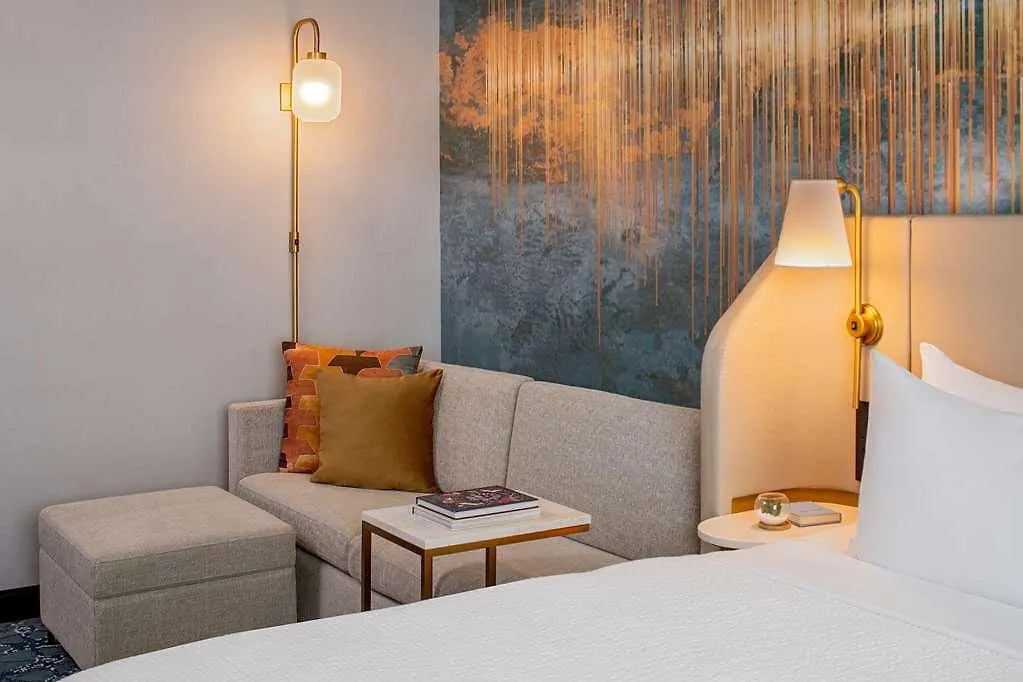 Tempo By Hilton Nashville Downtown Hotel